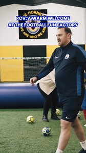 🙌🏻 THERE'S ALWAYS A WARM WELCOME at the Football Fun Factory!⁠ ⁠ We love welcoming along lots of happy smiling faces to our sessions, whether it's a new face, or a familiar face, the warm welcome is always the same.⁠ ⁠ Start off with a High 5, pick your bib and then jump in and get playing! | Football Fun Factory