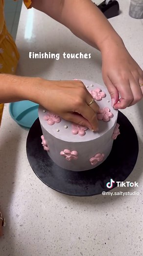 This sound takes me back to a very specific time in my life #wooliesmudcake