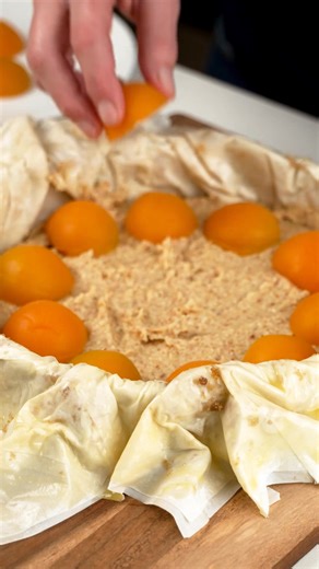 APRICOT & ALMOND FILLO CAKE. We love Spring and all the beautiful stone fruit that comes with it. Apricots are one of our favourites! We’ve encased apricots and an almond filling in Fillo Pastry, baked it until crispy and drizzled it with honey while it’s still warm. This is a delicious cake, perfect for morning or afternoon tea. Feel free to use tin apricots or any other stone fruit. You can find the recipe on the Antoniou Fillo Pastry website, here is the link which you can copy into your inte