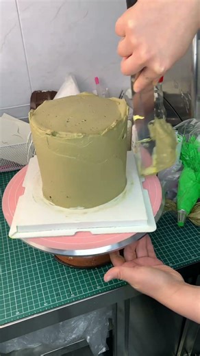 Diy green cake