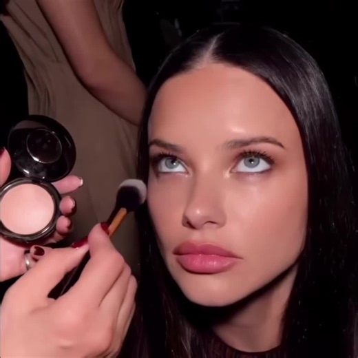 a ❤️ from adriana #adrianalima #supermodel #beauty | adriana lima