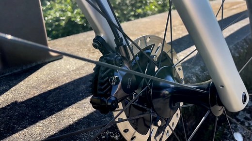 R7150 105 Di2电变套件装车鉴赏及各组件重量测量