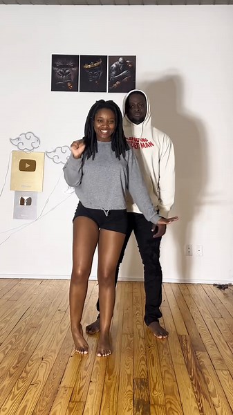 Canon!! Canon!!🔥🔥😂 . . . #humor #comedy #transition #christmas #challenge #dancechallenge #dancing #duo