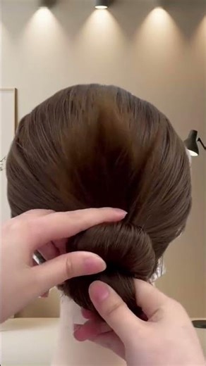 Easy Updo Tutorial: Master the Look in 5 Minutes