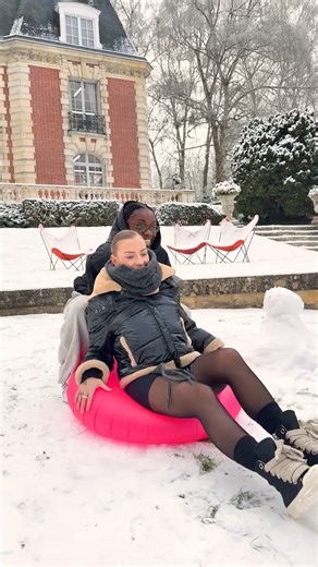 INTEX® France Officiel on Instagram: "Il y a 1 mois, les candidat·es de la Star Ac' profitaient de la neige tombée au château pour faire quelques descentes sur les bouées INTEX 🩷💛 #starac #staracademy #intex #intexfrance"