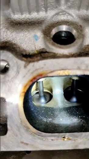 Port Injection Vs Direct Injection #fuel #engine #mechanic #tech #technician