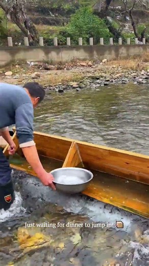 Found the Infinite Fish Glitch! 🐟The Laziest Fishing Hack EVER! #fishing #genius