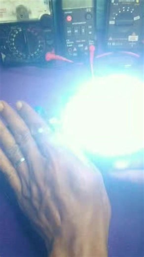 The basic scheme of a solar panel charger circuit consists of a Solar Panel, Solar Charge Controller (SCC), and Battery; SCC functions to control the current and voltage from the panel to the battery, preventing overcharging and deep discharge, with a PWM type (simpler) or MPPT (more efficient) that changes the panel voltage to optimally charge the 12V/24V battery, then the load (lights/equipment) is connected to the battery terminals or directly to the SCC (if any). #Electronics #DIYElectronics