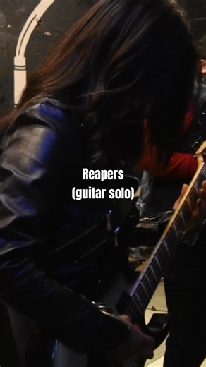 Playing "Reapers" by Muse (guitar solo) #muse #guitarcover #live