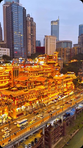 玩转中国🇨🇳 on Instagram: "The moment when Hongya Cave in Chongqing lights up, it’s breathtakingly beautiful 😍✨ 当重庆洪崖洞亮灯的那一瞬间 美呆了🙌 🎥: credit to XHS @ 白夜追光 #china #chongqinginsta #chongqing #chongqingcity #hongyacave"