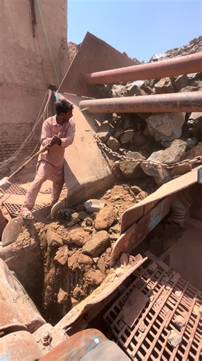 #stonecrusher #jawcrusher #rockcrusher “Welcome to our channel, where we showcase the latest in heavy machinery and industrial equipment! In this video, we’re featuring the satisfying stone crushing process, using a giant rock crusher machine. If you’re looking for a relaxing and calming experience, you’ve come to the right place. The sound of the crusher in action, combined with the sight of the rocks being crushed into smaller pieces, is sure to trigger your ASMR. The giant rock crusher machin