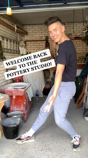 SO EXCITED TO BE BACK WITH DAILY POTTERY VIDEOS! Who’s ready for me to step it up 😍 #pottery #learnontiktok #potterywheel #ukvlog