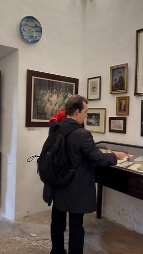 F. Chopin spent two months in Valldemossa on Mallorca from Dec. 1838 to Feb. 1839, residing in Cell 4 of the Carthusian Monastery. During his stay, he drafted and composed some of his works, including most of the Preludes Op. 28. Despite the windy and cloudy weather, the charm of Valldemossa, the beauty of the surrounding landscapes, and the strong musical Chopinesque accent made our yesterday’s excursion absolutely great. Amadeo wasn’t happy with the fact he was not allowed to play Chopin’s pia
