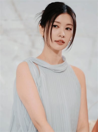 Jung Somin Stuns at COS Spring Summer 2025 Show