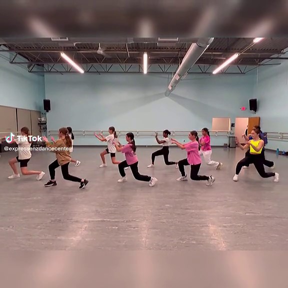 Middle School Dance Team Rocks Hip Hop Choreography!