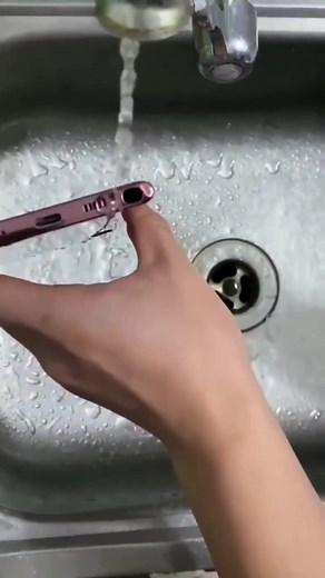 18M views · 251K reactions | Phone Speaker Trick #mobile #hacks #technicalmasterminds #viral #tutorials | Technical MasterMinds | Facebook