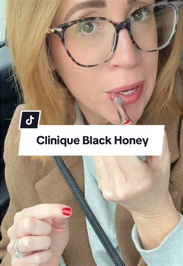 The one lip color that truly does it all. 💄 Black Honey melts into your natural lip tone for that your-lips-but-better finish—sheer, buildable, and flattering on literally everyone. Effortless, timeless, and forever iconic from @Clinique #CliniqueBlackHoney #UniversalLipColor #CleanGirlMakeup #EverydayLip #MakeupMustHave