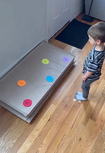 Vowel Jumping 💫 Here is a fun example of kinesthetic learning, which is a hands-on approach where learners absorb information through movement, touch, and physical activities. #sprinkleinlearning #kinestheticlearning #vowel #vowels #ela #kindergarten #readingforbeginniners #lettersounds #vowelsounds #shortvowelsounds #cvcwords #activitiesforkids #teachermom #teachingkids #movement #learnandplay #playandlearn #timetoplay #learningthroughplay #activekids #keepkidsactive #homeschoolideas #homescho