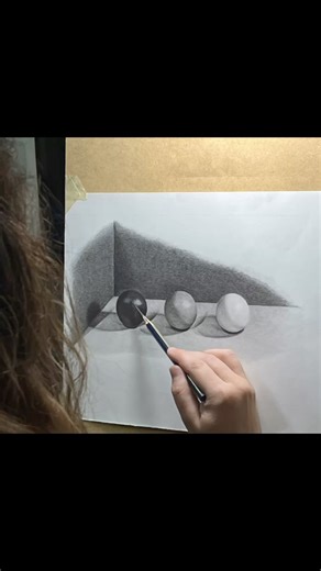 At OACA we believe anyone can learn to draw. The Academic Atelier at OACA is based upon the teaching methods of the nineteenth-century academic tradition of drawing and painting from life, from the cast and from master copies. It is for the student who has serious intentions for mastering draftsmanship and eventually, oil painting. The curriculum developed by OACA founder @leslienauart is designed to provide fundamental and advanced skills in drawing, using a targeted, systematic approach. Stude