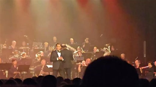 38K views · 820 reactions | Frank Galan - de Belgische Julio Iglesias ! Passie, gevoel en accentloos Spaans maken hem tot een waardevol artiest. Met de tijd verkent Frank Galan meer en meer andere horizonten en verlegt hij zijn grenzen. En hoe ! Ook het publiek merkt dit en is Frank Galan na 35 jaar gegroeid tot een internationale ster. “Quiereme Mucho” waar alles mee begon… | Frank Galan | Facebook