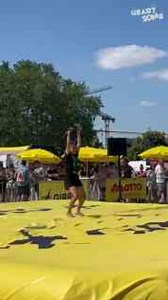 Next level slacklining at the Women’s World Cup: an incredible performance
