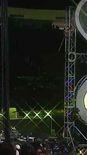 1.1M views · 1K reactions | Siapa ingat part ni? Masa ni aku macam tak sangka wooo Shane McMahon sanggup jatuh dari tempat tinggi ni! Tag kawan korang yang tak suka wrestling, tanya dia sanggup tak jatuh dari tempat tinggi macam ni. | Brock Toy | Facebook