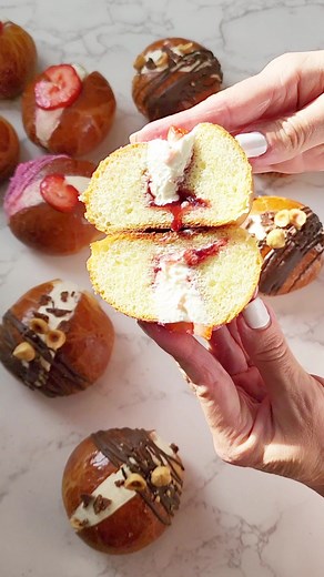 Doughn’t miss this class on February 21st! Roll into baking magic with Maritozzi 😍 In this class, Sasha Cakes Chicago will show you how to make maritozzi, a sweet and delightful yeasted brioche bun that hails all the way from Italy!! You’ll learn the process of making your bun dough and achieving that perfectly golden-baked outside and soft inside, then learn how to stuff your buns with nutella and homemade fillings 🤤 Click the link in the comments to sign up before it's gone! | How To Cake It