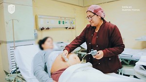🌸 La grandeza de un hospital también se refleja en quienes acompañan la vida desde su inicio. 🤰 Nuestros obstetras cuidan con entrega, guían con conocimiento y sostienen con humanidad a cada madre y a cada nuevo comienzo. Hoy reconocemos su vocación y el papel invaluable que cumplen en nuestra institución. 🩷 ¡Feliz día Internacional de la Obstetricia! 🩷 | Hospital de Emergencias Villa El Salvador