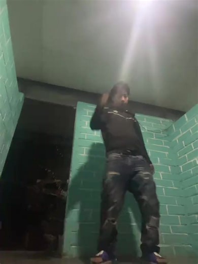 Explore Sturdy Moves with AAGOGANG