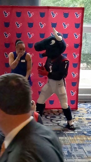 2.9M views · 92K reactions | 90 secs of hall of fame level pranks for ur timeline 浪 | TORO | Facebook