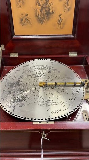 Lot 256: Regina Music Box