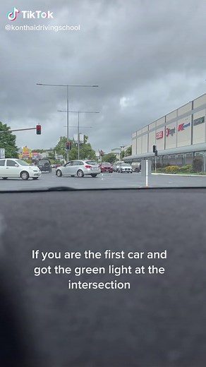 QLD Driving Test: Give Way at Intersections