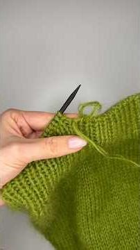 Binding off stitches 2x2 🙌🏻 for the Vittoria sweater #knittingpattern www.smitholga.com #tutorial