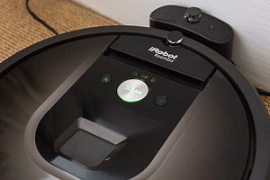 How to tell if a Roomba is charging