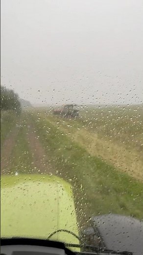 Дощ валить ⛈️ пора втікати‼️