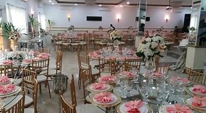 🗣Salão de festas Ulumba Eventos, Lda 📞📞📞921688108/991688108 Estamos no Bairro Nelito Soares Rua C8 de Cima Nr67. Aluguer do salão e decoração são kz6000 por pessoa.👌 ⚠️⚠️⚠️ FAÇA TAMBÉM A SUA MARCAÇÃO! | Ulumba Eventos, Lda