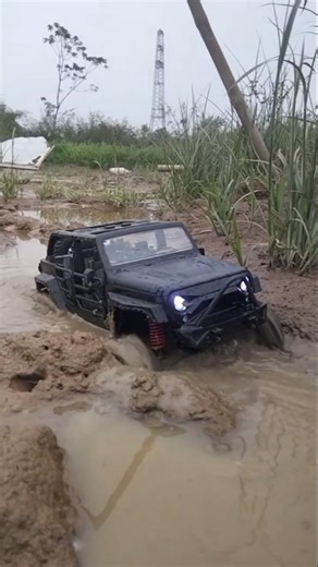 Extreme RC Car Off-Road | MN128 Trapped in Mud Pit!