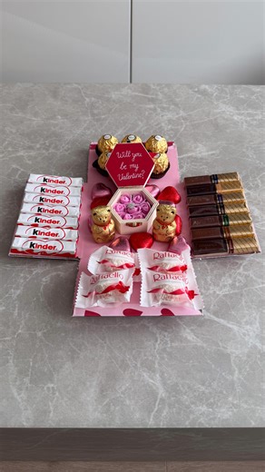Felicia Heesen 🦋 | Exploding gift box 🎁💍💘 #diy #craft #handmade #valentinesday #diyideas cute craft diy valentine gift idea | Instagram