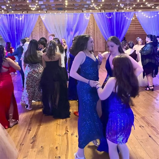 Prom Update- Attendees continue to arrive at 181Ranch. We're still weather aware. Students are having a great time under the stars. ✨️ | Sapulpa Public Schools