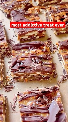 Easy Pretzel Bark Recipe (4 Ingredients)