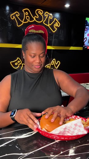 Enjoy Happy Hour Deals at Taste Budzzz in Houston