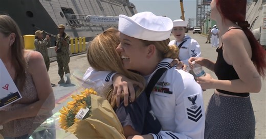 After deployment, loved ones reunite with sailors stationed on U.S.S. Savannah