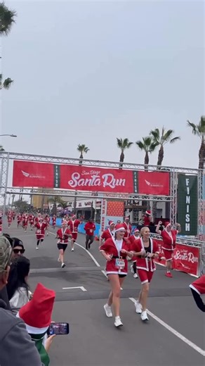 The Best of San Diego | 🎅 San Diego Santa Run 2025 taking over the streets right now 🎄🏃‍♂️ 🎥 @dreamytravelguide #SanDiego #SantaRun | Instagram