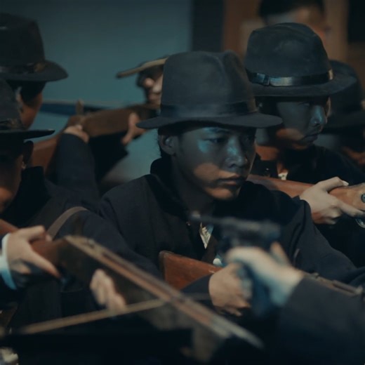 🍨Female celebrity flirts with young military officer 🍨Drama：烈火军校 Arsenal Military Academy #chinesedrama #hotdrama #烈火军校 #ArsenalMilitaryAcademy | 热剧联播