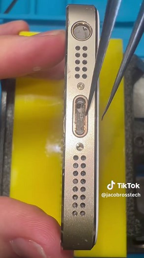 Let’s talk about what might be lurking inside your charging port… 👀 This phone came in today with a mystery substance completely blocking the charger from connecting. No charging. No data. Nothing. Using the right tools (and a LOT of patience), I carefully cleaned out the port without damaging the pins — and yep, it finally charged again ⚡ If your cable feels loose, your phone only charges at certain angles, or it stops connecting altogether… it might not be the battery. Sometimes it’s just yea