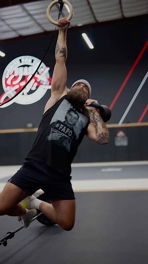 Jay Rose on Instagram: "Here’s a superset you can add into your next upper body focused session plus some bonus active recovery in between sets that will give you extra strength and mobility gains! If you don’t have gymnastics rings for the hanging kettlebell press you can try with this exercise on a pull up bar. Very limited equipment required so you can get this done anywhere at anytime 🦾 Try adding 3 sets into your next session! 🦾 Let’s start our week strong! 🔥"