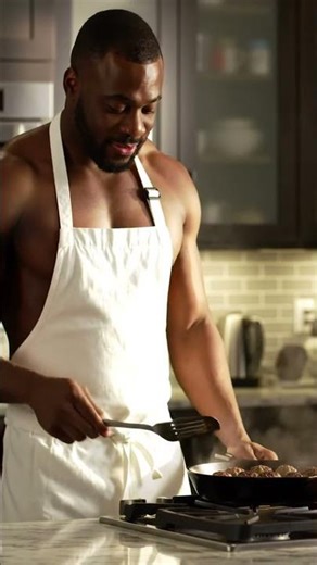 😱😱😱💪🔥 Muscular Man Cooking Juicy Meatballs – Strength Meets Flavor #shorts