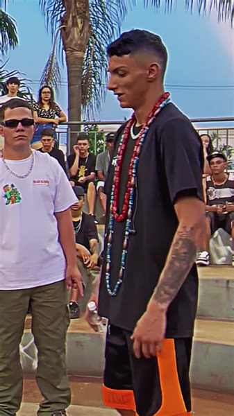 921K views · 10K reactions | QUANDO O FINAL DA BATALHA SURPRENDE Siga já o perfil número 磊 das batalhas e fique por dentro de tudo!! #batalhaderima #batalhadaaldeia #rimas #batalhadanorte #hiphop #explorar | Central das Rimas | Facebook