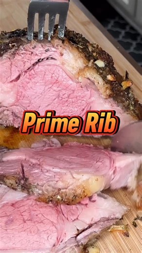 Comment RECIPE for my No Fail Prime Rib recipe I learned from my mother’s boyfriend who is a chef For many many years! He taught me how to make this once and EVERY year without fail I make the best Prime Rib on Christmas Day! Follow recipe exactly and you’ll have a very merry Christmas indeed 🎅🏼🎄😍❤️🥂 HAPPY HOLIDAYS ❤️❤️🎁🎁🎄🥂🎅🏼 MAKE IT! #primerib #christmasdinner #recipe | Melissajorealrecipes