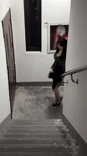 Long Legged lady (@long.legged.lady1)’s videos with 原声 - Long Legged lady